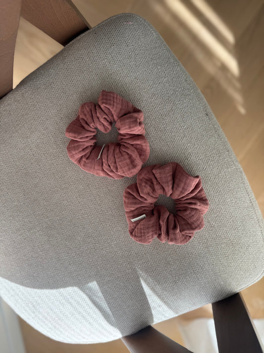 Mauve scrunchie