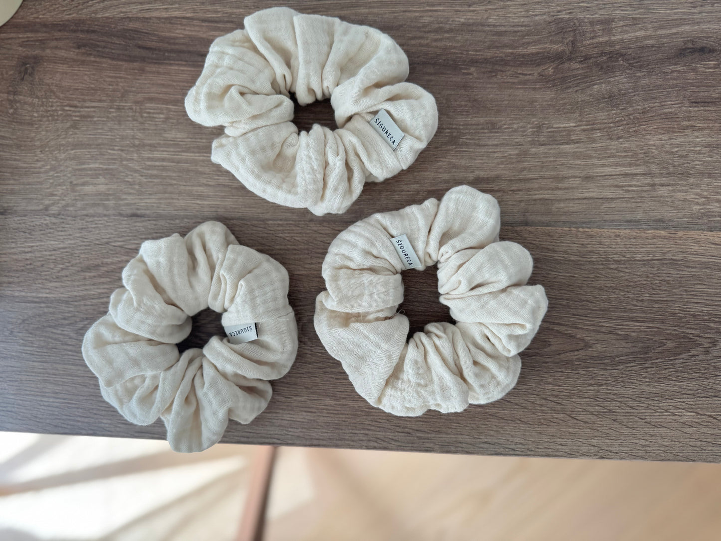 Milky scrunchie
